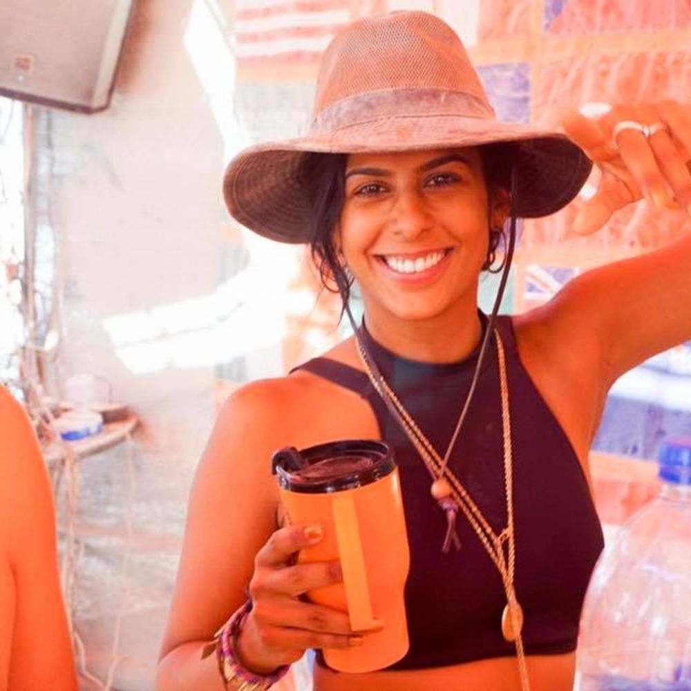 Meet your Posher, Claudia